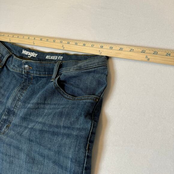 Wrangler‎ Relaxed Fit Mens 38x30 Medium Wash 10mgw15ma 5 Pocket Zipper Fly EUC - Picture 6 of 8